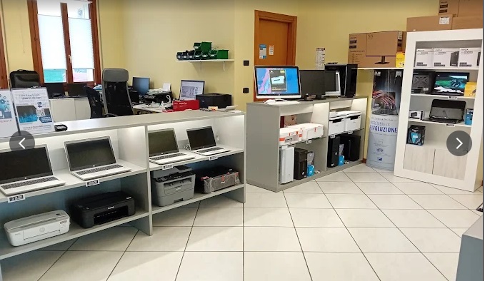 NEGOZIO DI
                        RIPARAZIONE COMPUTER padova